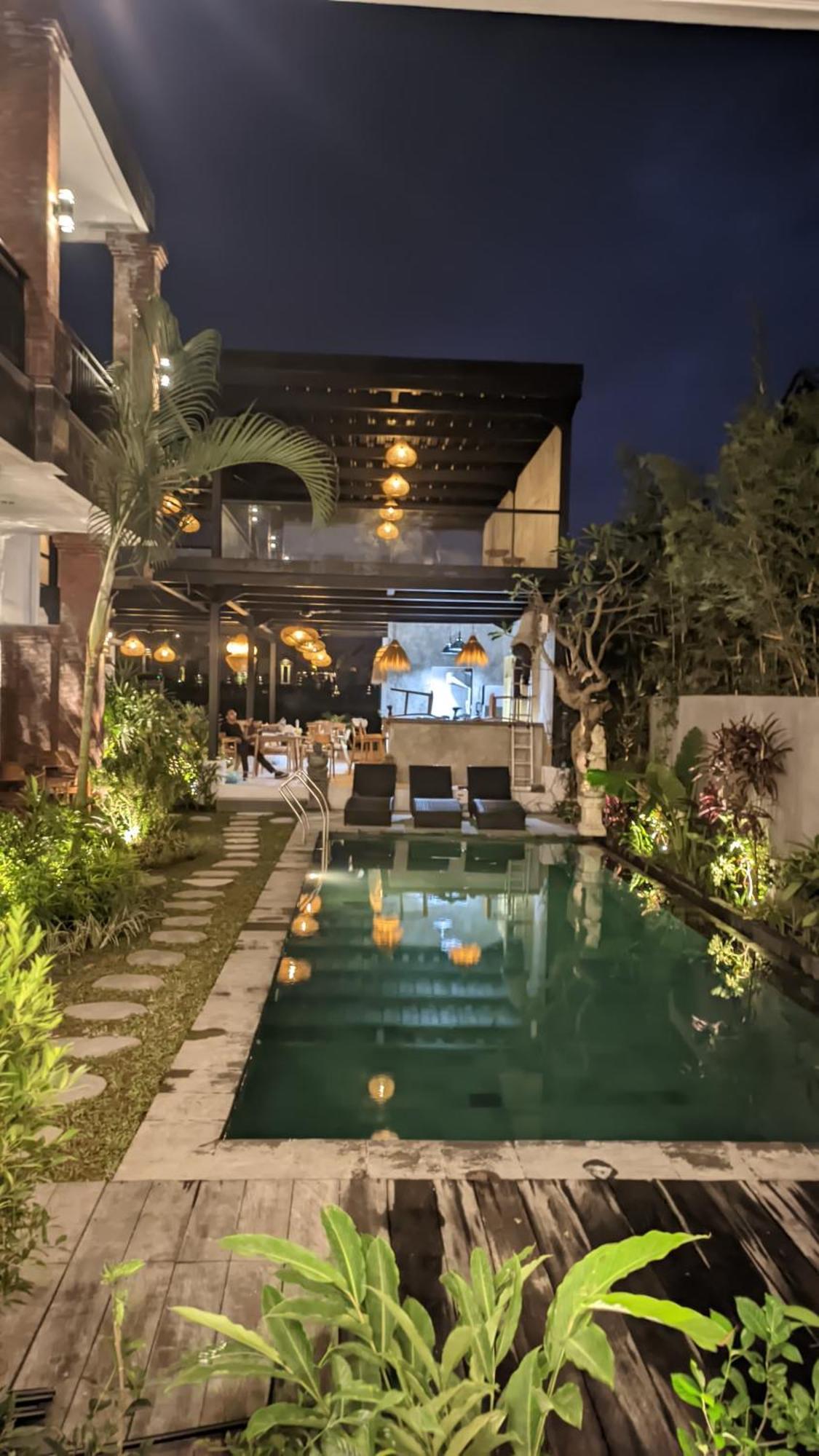 Sujiwa Ubud Hotel & Villa Exterior foto